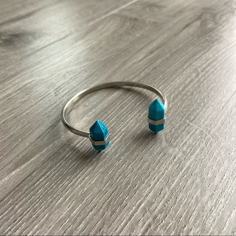 Gem shaped stone bracelet